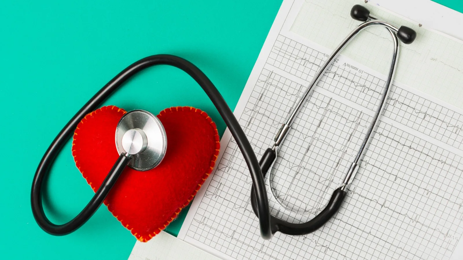 ¿Qué médico trata latidos lentos o pausas en el corazón en Querétaro?